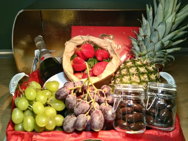 cesta-mesa-fruta-variada